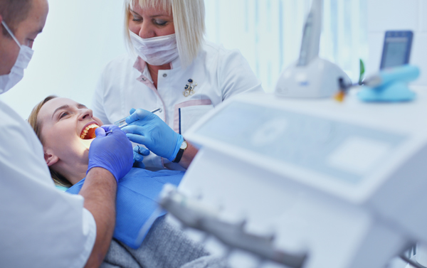 Teeth Replacement    : Dental Implants