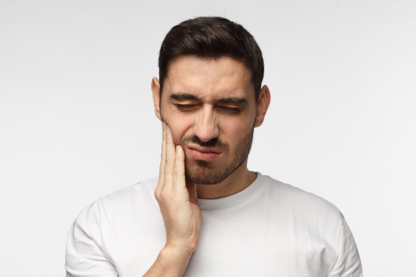 When To Consider A Root Canal Over A Tooth Extraction